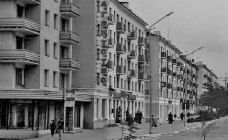 05 мая 1979 года в Магадане открылся магазин «Цветы»