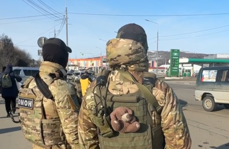 При силовой поддержке ОМОН Росгвардии прошли профилактические рейды на дорогах Магадана
