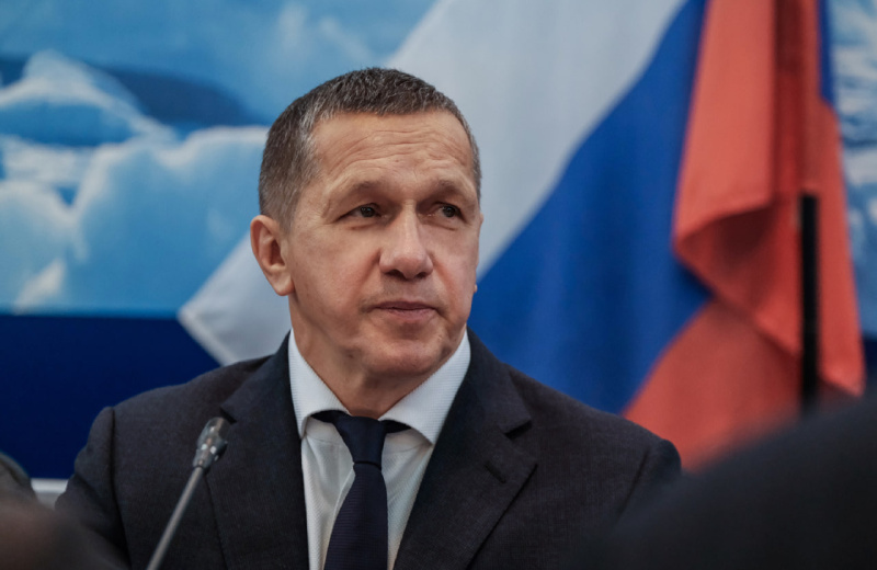 Юрий Трутнев поздравил ветеранов, жителей Дальнего Востока с Днем Победы