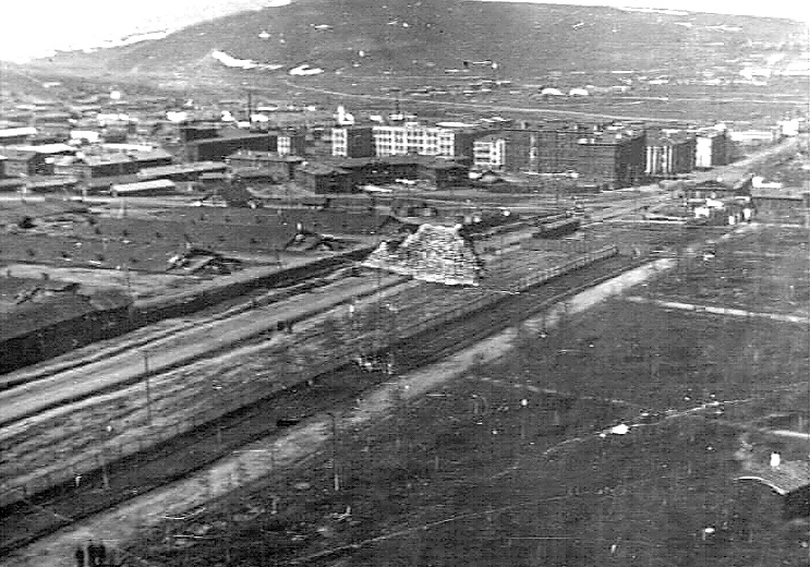 13 мая 1942 года принято решение о строительстве в г. Магадане на реке Каменушке гидроэлектростанции мощностью 600 кВт.